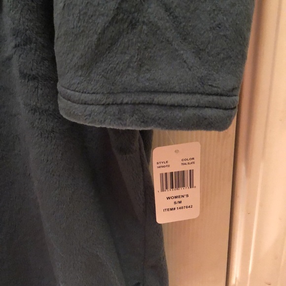 NWT 32 degrees Heat hooded robe - Picture 3 of 4